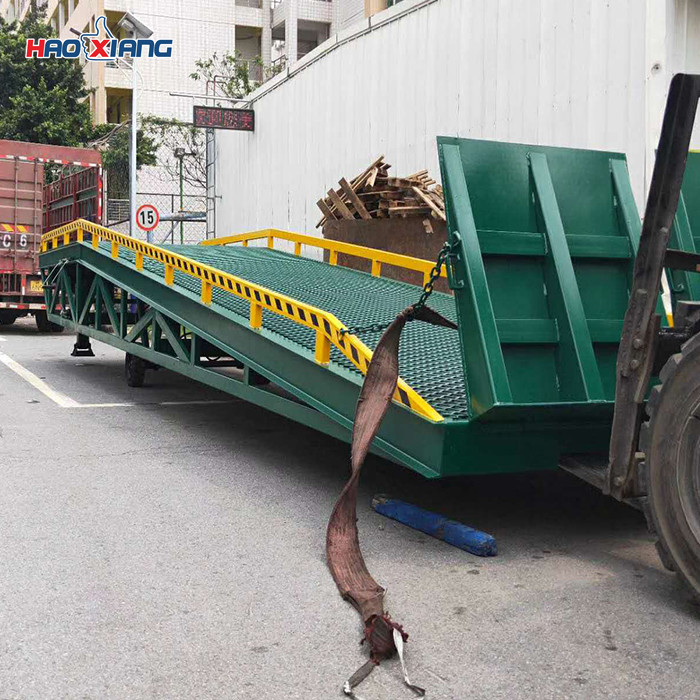 10T Adjustable Loading Dock Ramp Hyd Non Slip Portable Loading Platform