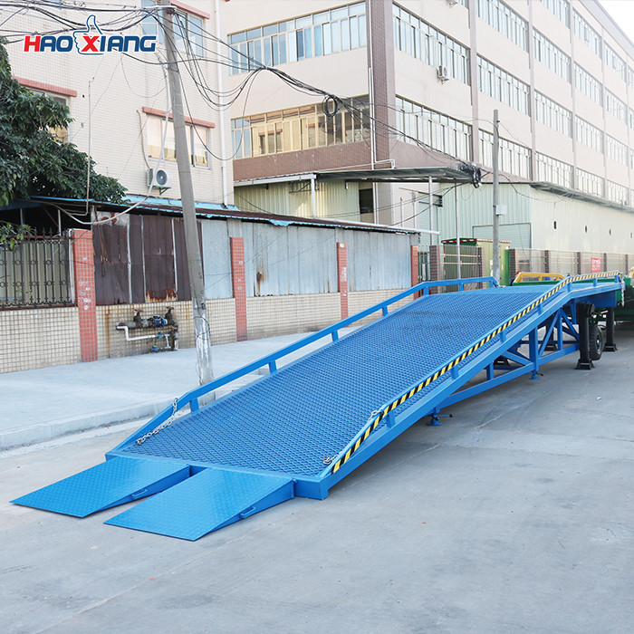 Foldable Ramp Dock 10T-20T Portable Dock Ramp Mobile Ramp For Unloading Trucks