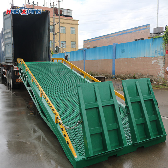 Diamond Mesh Hydraulic Dock Ramp 10000kg Portable Loading Dock Platform